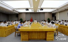 <b>全面落实地方摆设和市委、市</b>